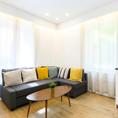 Modern & Elegant By Ndp Rent-3